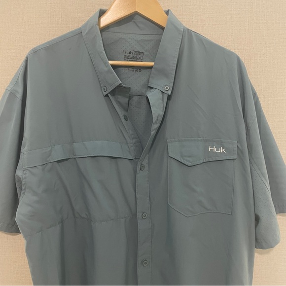 Huk men’s blue short sleeve performance button down. Size: xxl - Picture 5 of 7